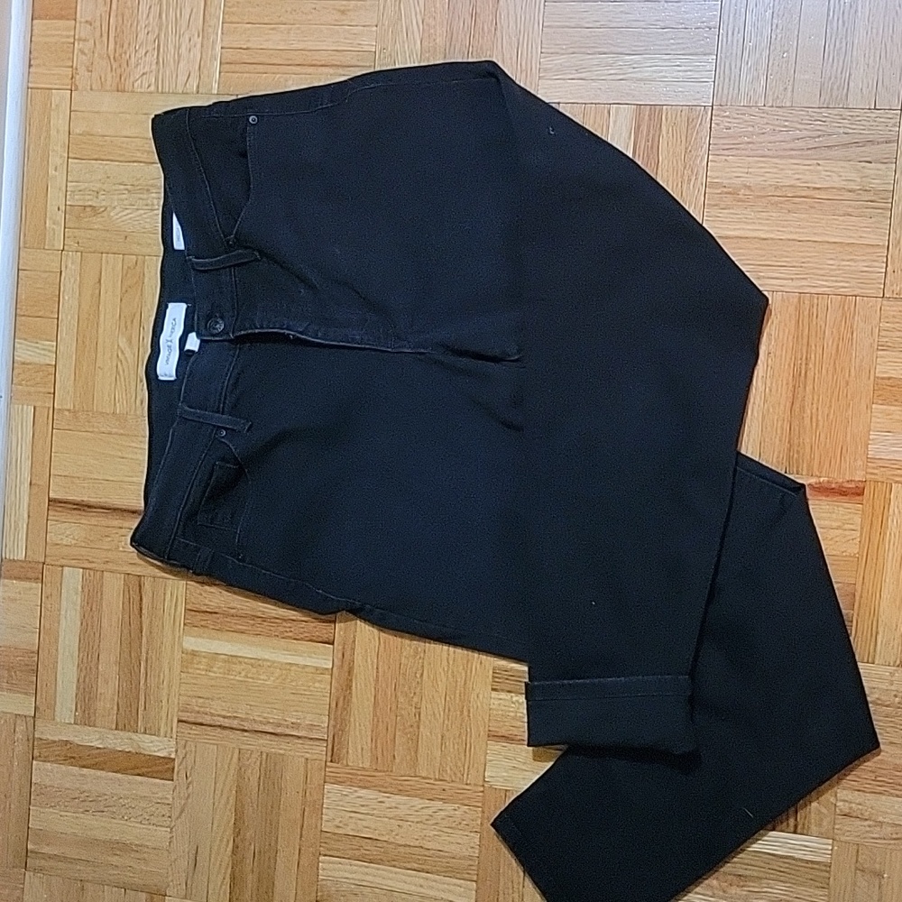 Black Vintage America jeans.